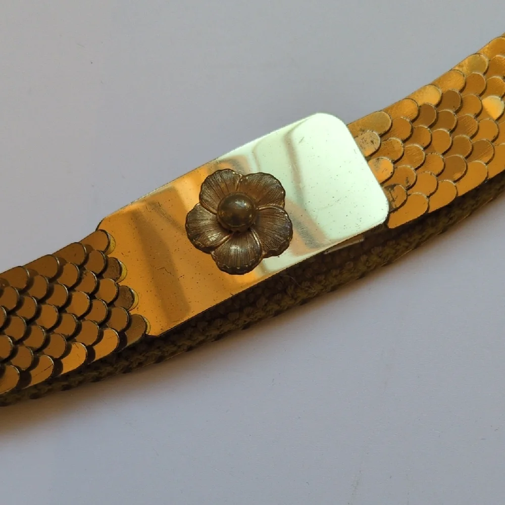Vintage 70s/80s Stretchy Gold Fish Scale Sequin Belt w/ Flower Buckle - Disco
